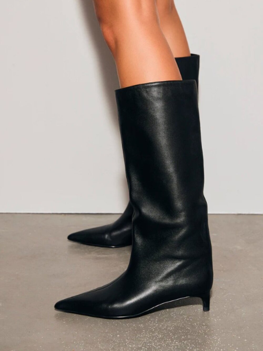 Nakedvice "Stacey" Black Leather Knee High Boots Pointed Toe Kitten Heel Size 6